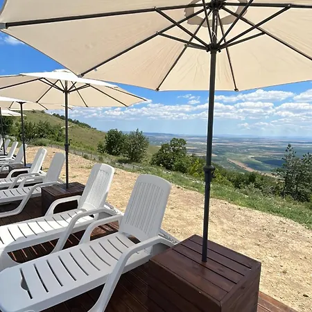 комплекс тополица -the Beautiful View Lodge Aytos